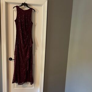 Elegant Burgundy Sleeveless Dress